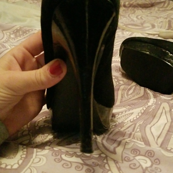 Guess black heals - Picture 3 of 5